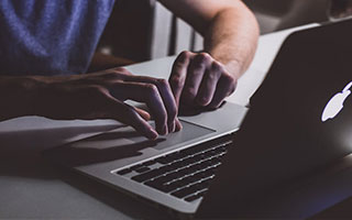 鹿晗关晓彤又双叒叕上热搜博主曝二人分手原因男方酗酒发酒疯